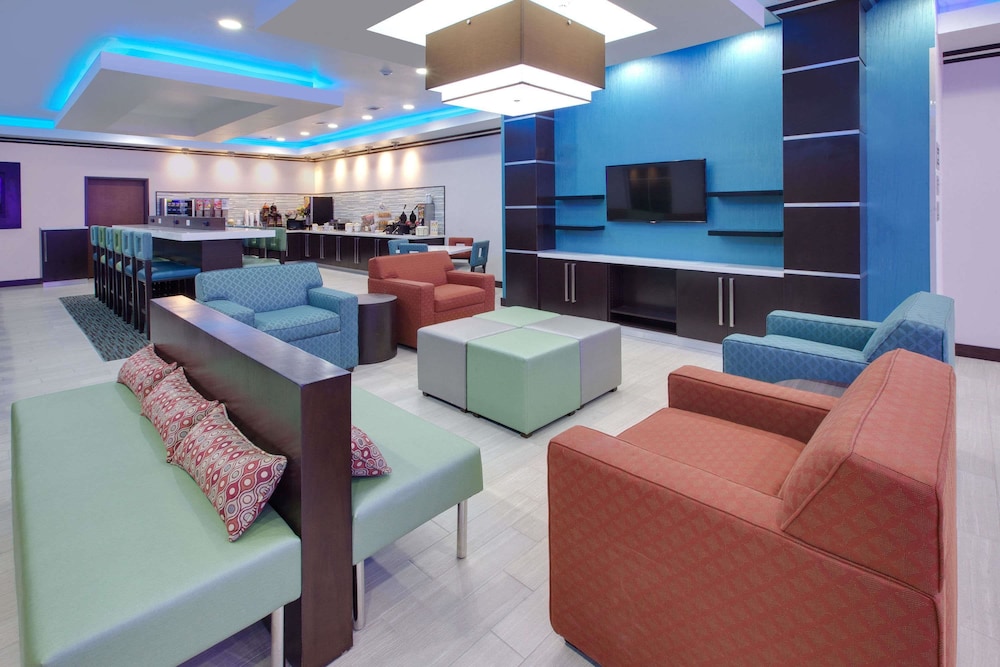 Spark by Hilton Midland South 22/30