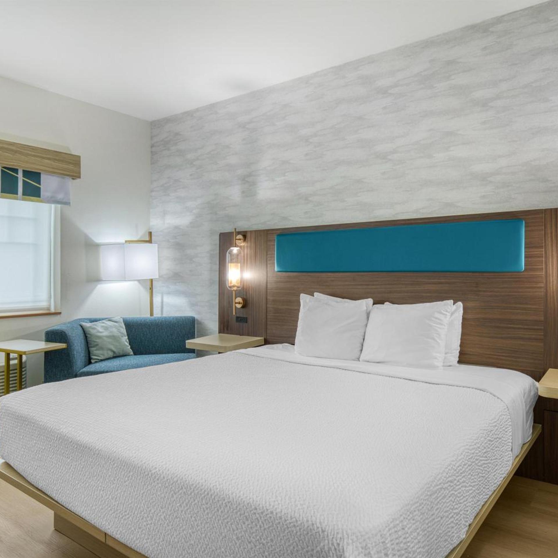 غرفة بسرير كوين بحوض استحمام لذوي الإعاقة، Best Western Northwest Lodge 5/10