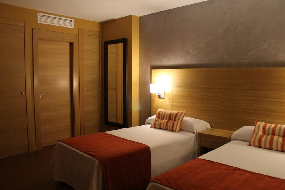 Hotel Carmen 33/45