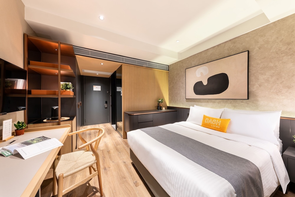 Deluxe, Queen Bed