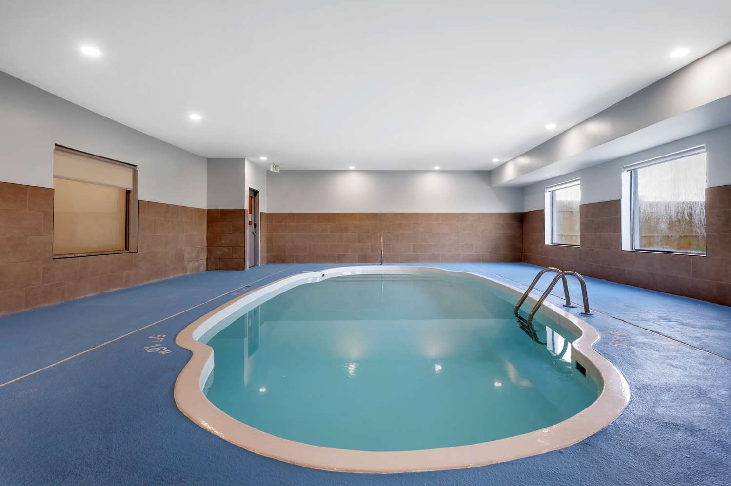 swimming pool spa