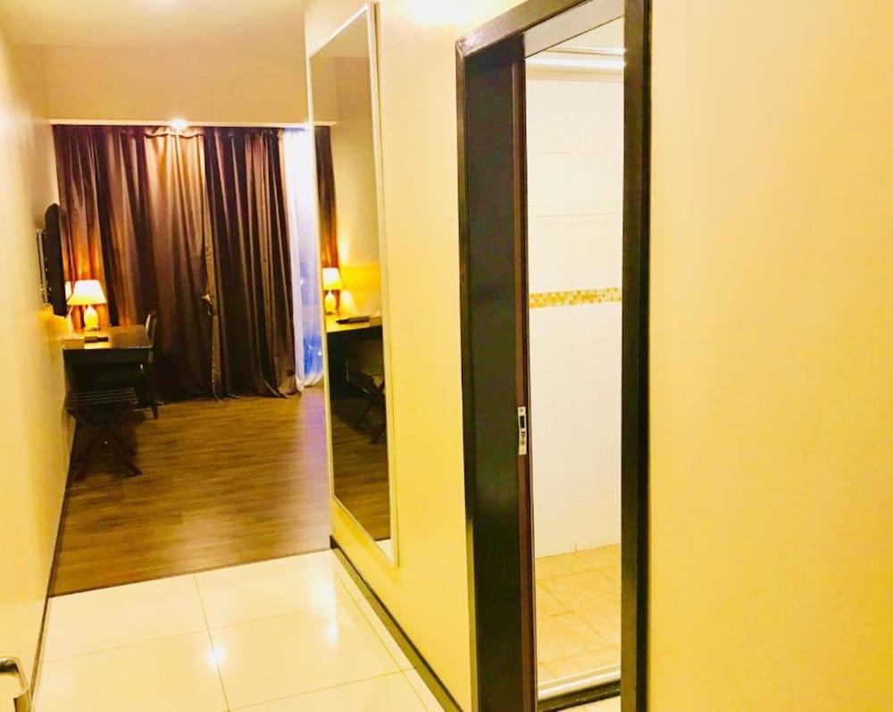 Hotel 17 27/65