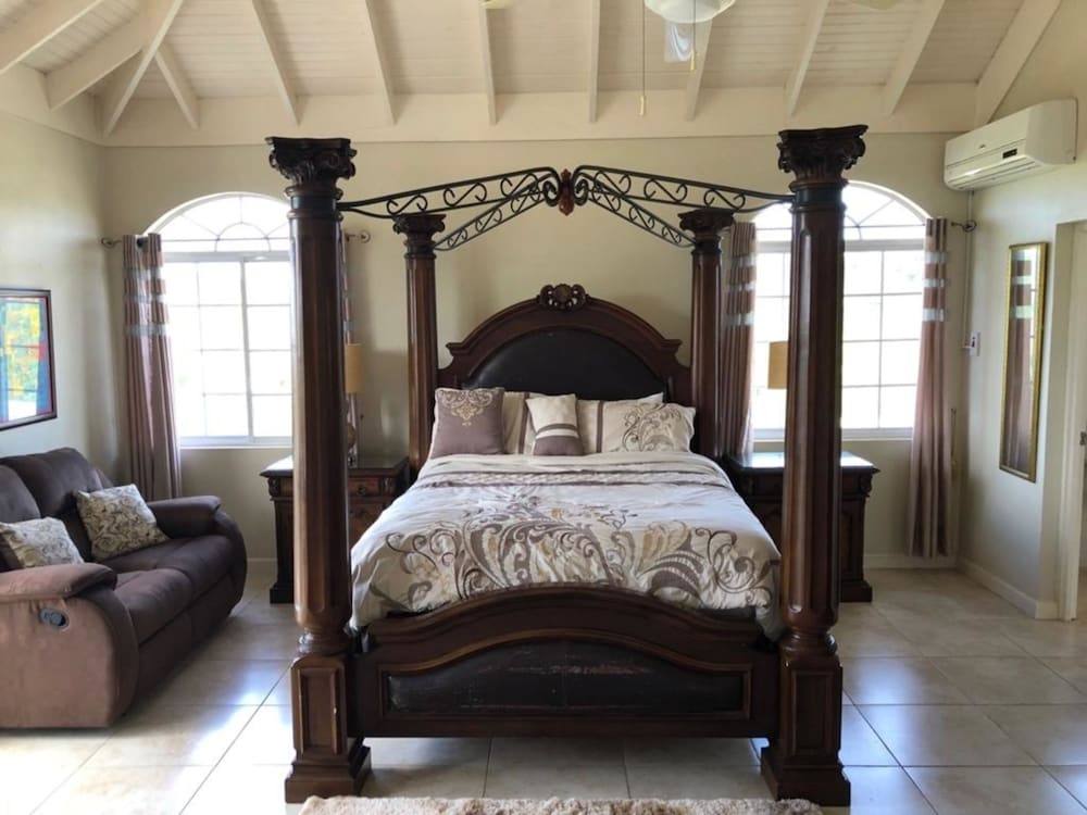 Retreat Guesthouse Luxury Suites 16/50