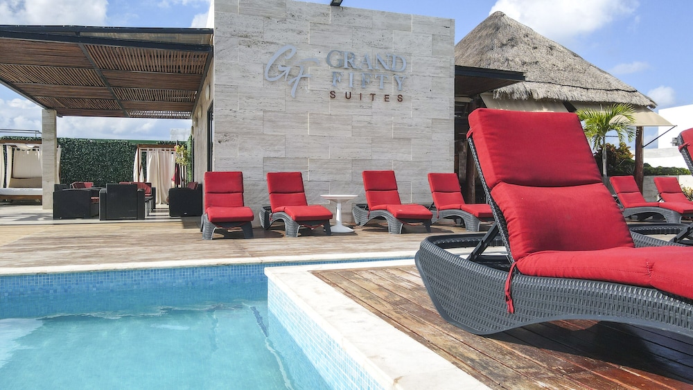 Grand Fifty Suites 30/65