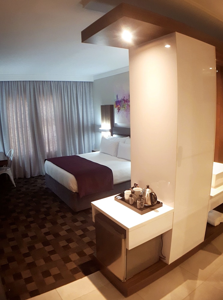 Palm Swift Luxury Accommodation 10/27