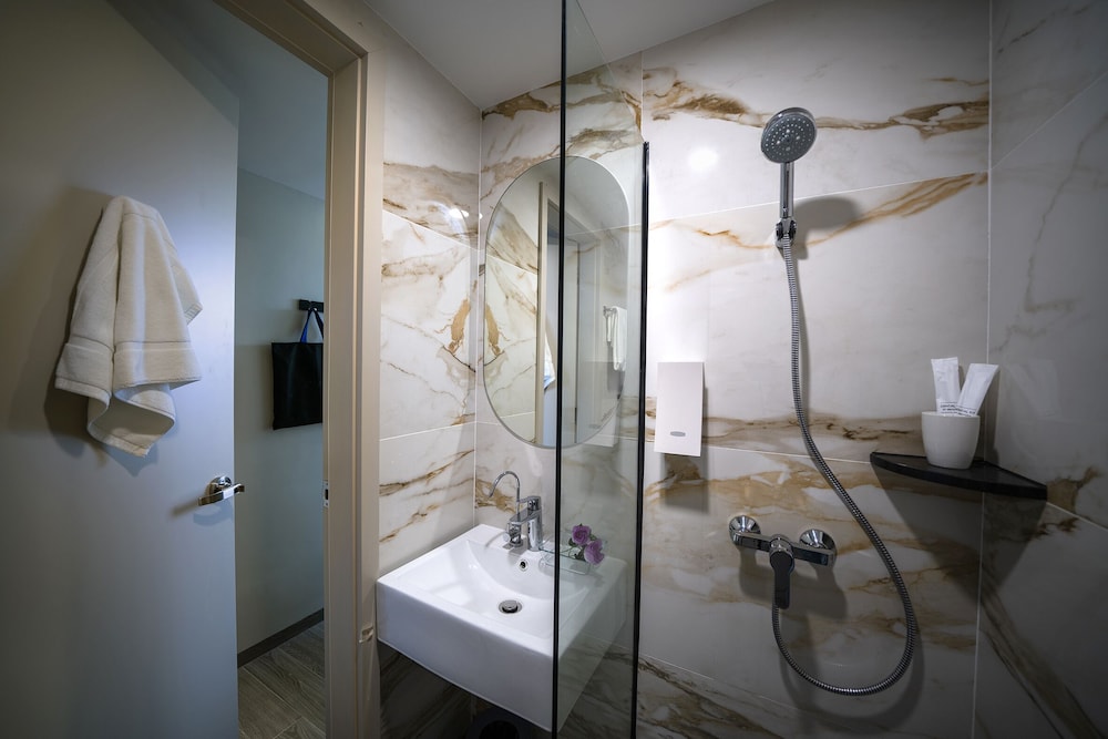 Hotel 81 Premier Princess 34/34