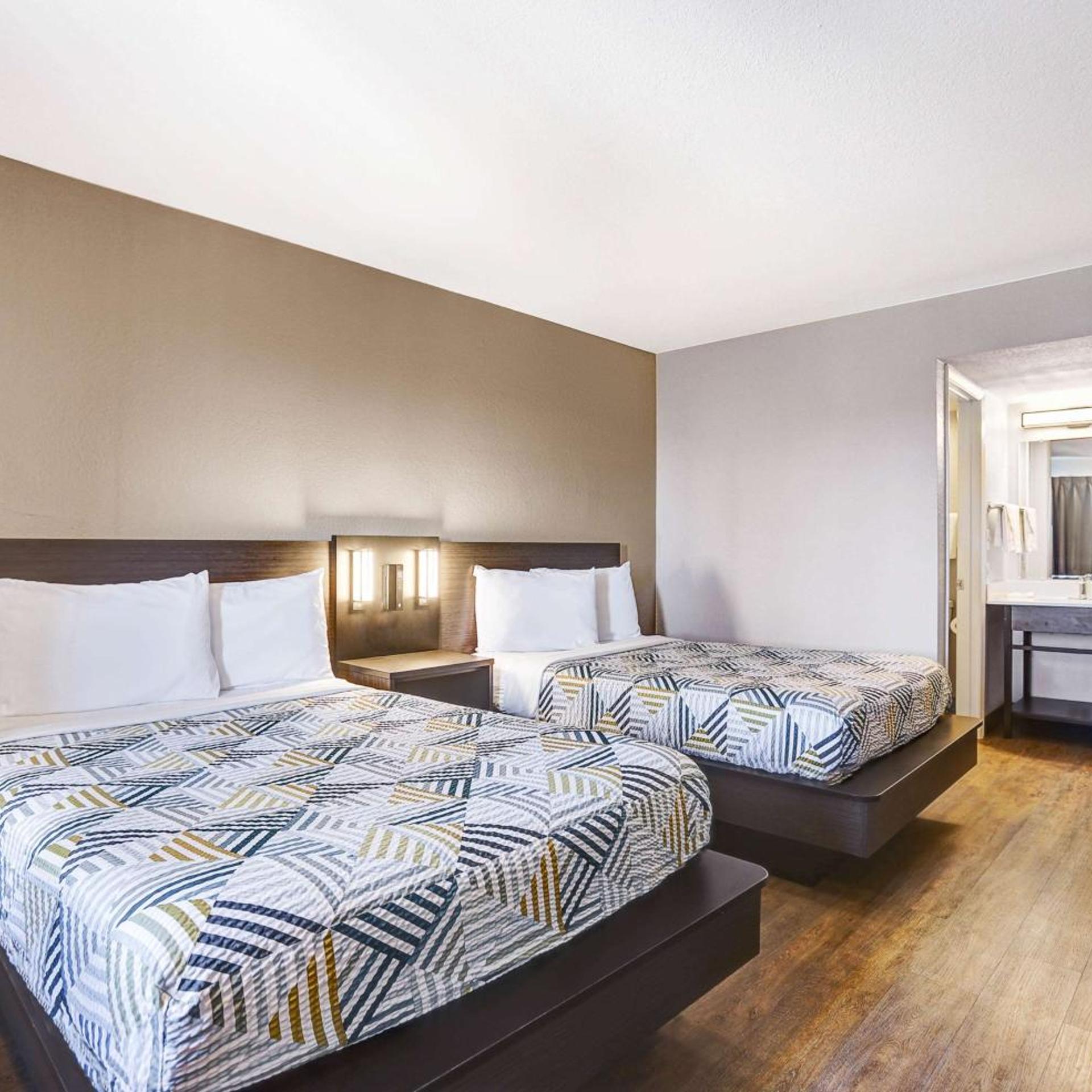 ROOM, QUADRUPLE, ACCESSIBLE