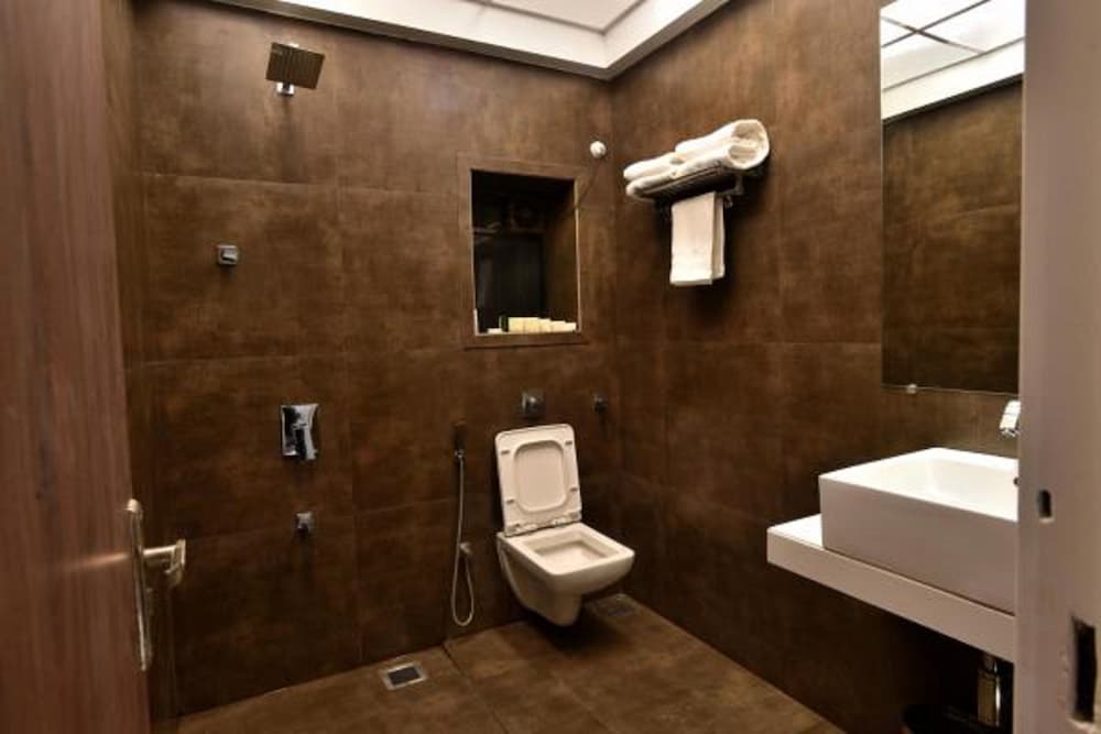 HOTEL AARYA INTERNATIONAL 15/15