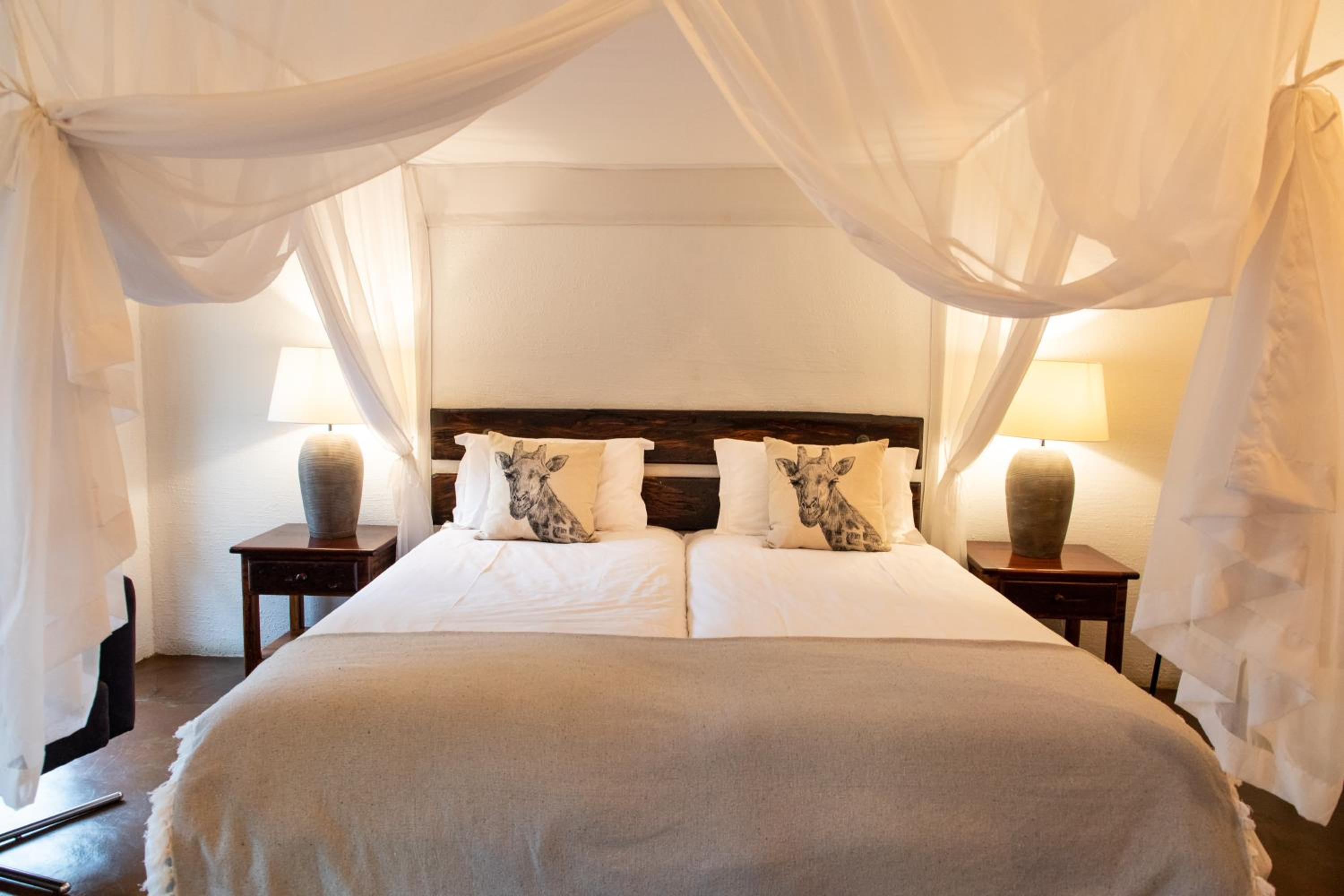 Kingly Bush Villa 10/36