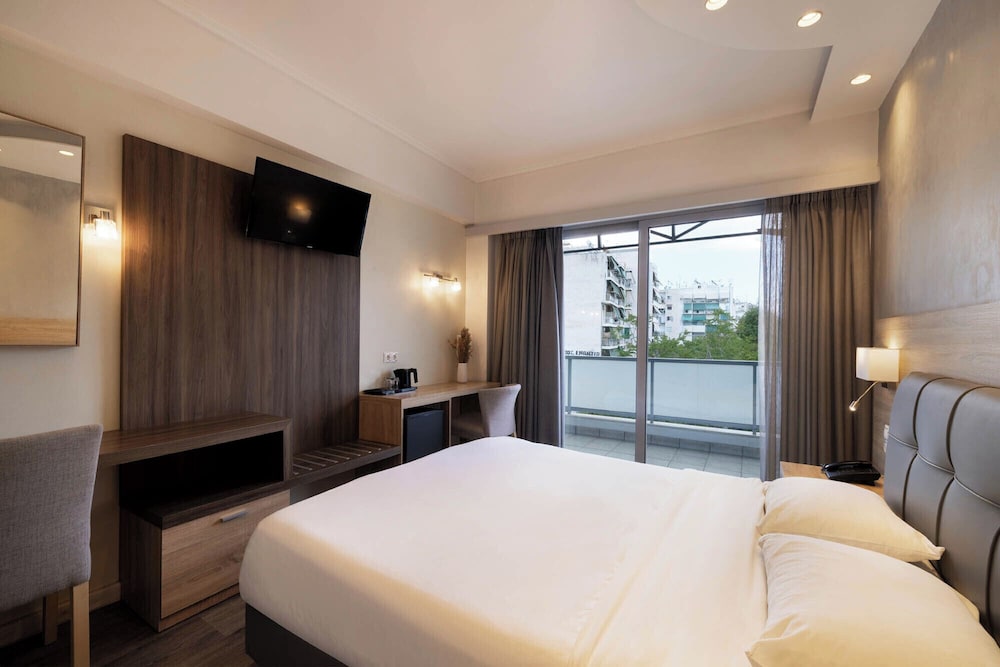 Xenophon Hotel 36/77