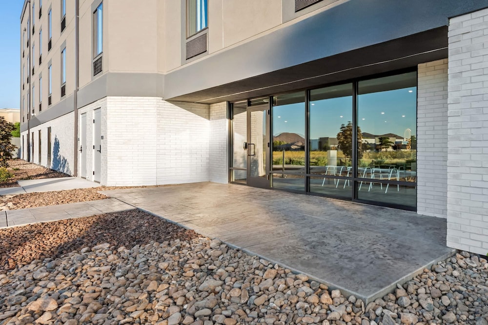 ECHO Suites Extended Stay by Wyndham Reno 61/72