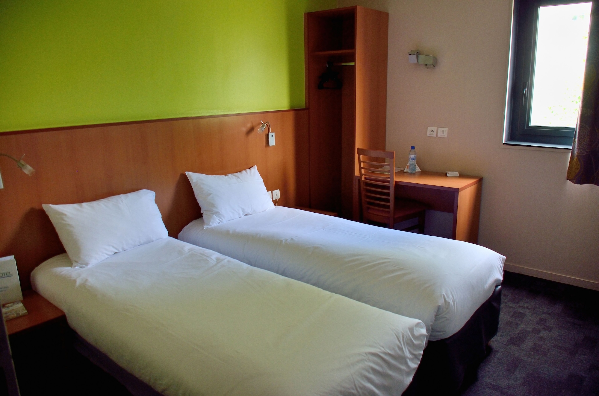 غرفة كلاسيكية بسريرين منفصلين، Brit Hotel Rouen Centre 2/8