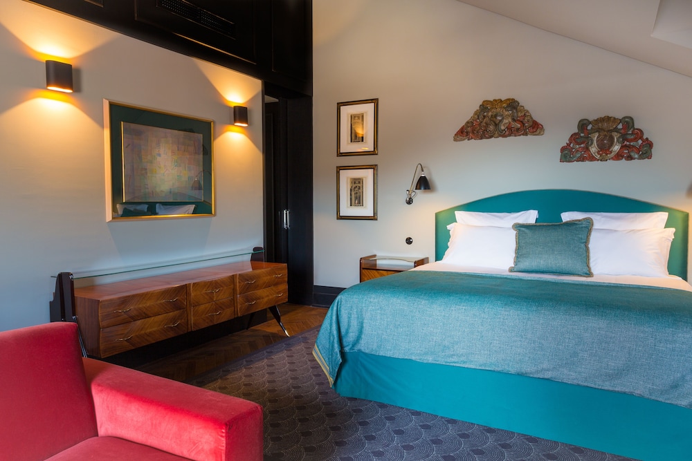 Valverde Hotel 11/46