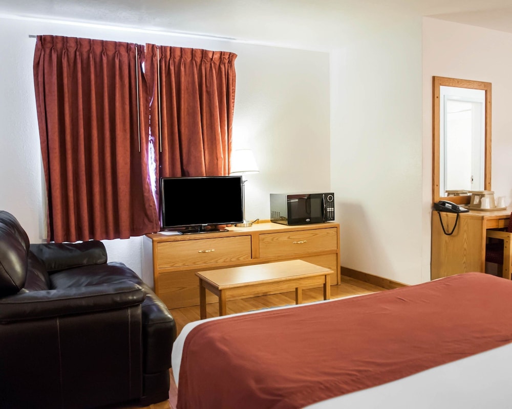 Econo Lodge Old Town 16/40
