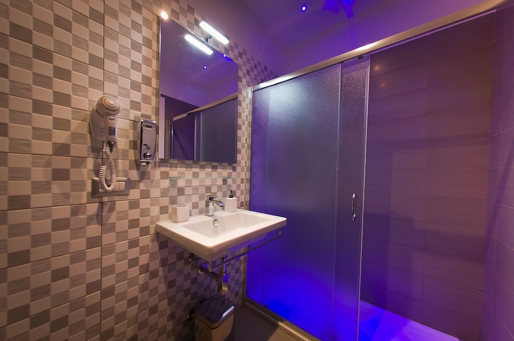 Borguese Executive Suites 28/30