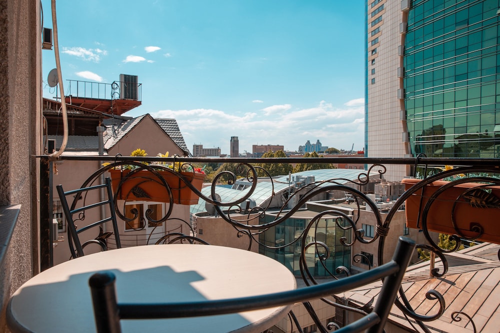KANTAR HOTEL 39/50