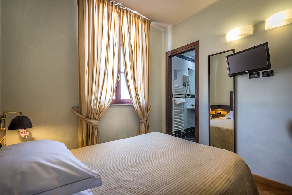 HOTEL DUOMO 38/74