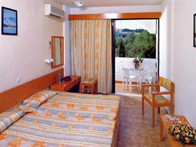 Evi Hotel 10/18