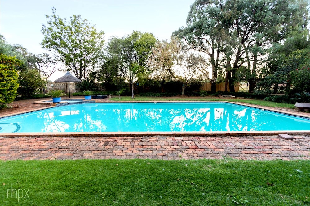 OR Tambo Guest House 40/49