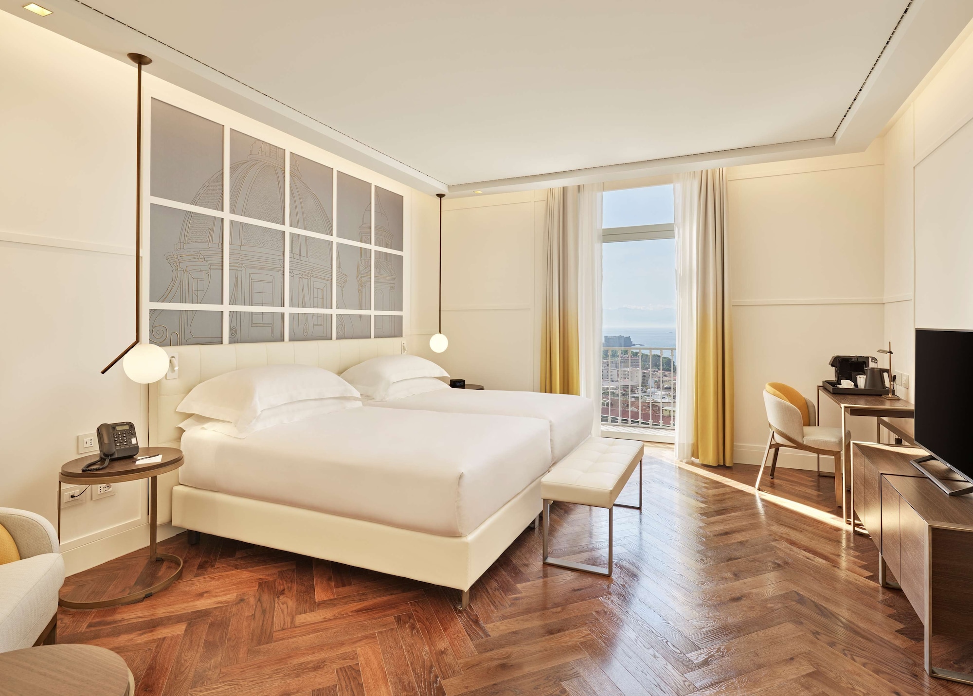 Room, King Bed, Accessible, De Bonart Naples, Curio Collection by Hilton 5/8