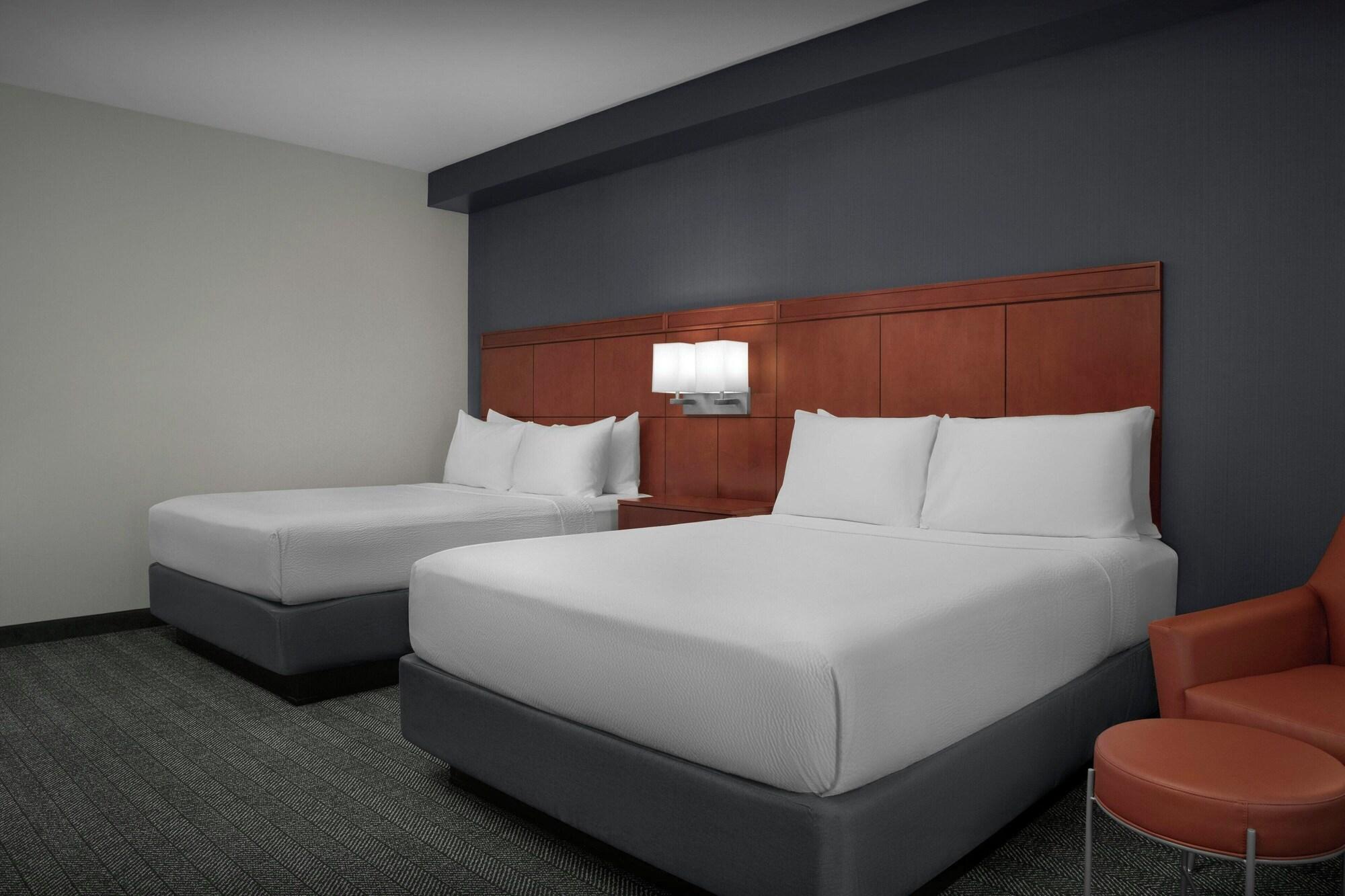 Room, Multiple Beds
