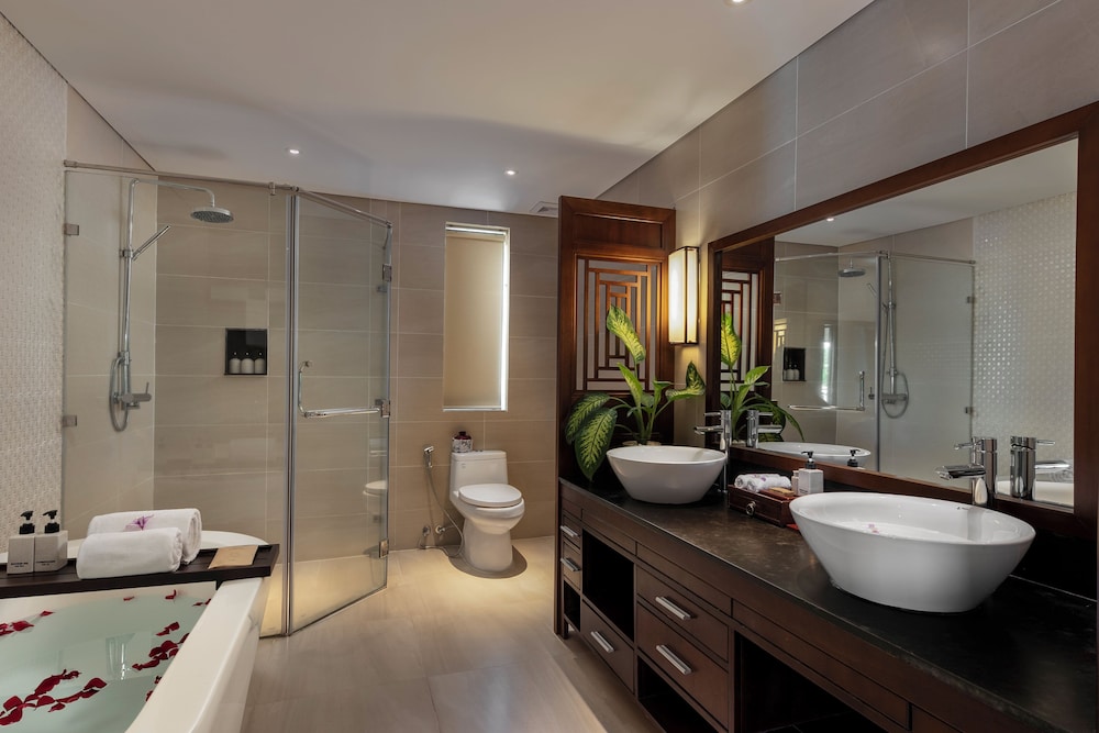 RiverTown Hoi An Resort & Spa 63/65