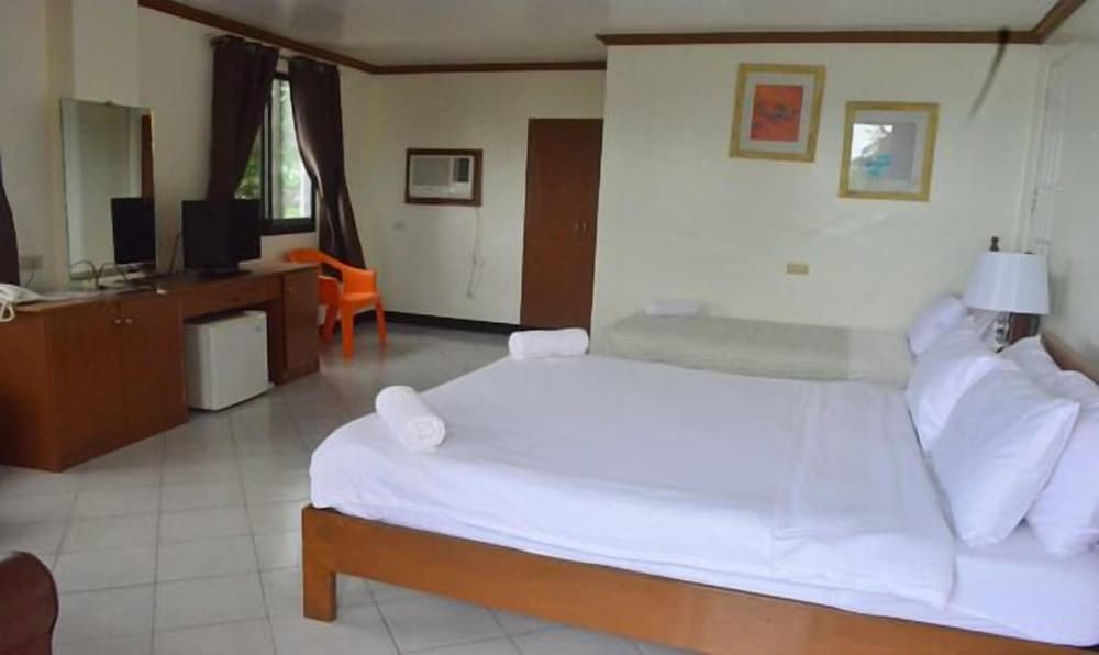 Marvins Seaside Inn 15/50