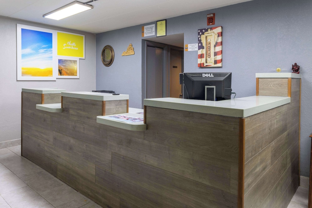 Days Inn by Wyndham Winchester North 9/57