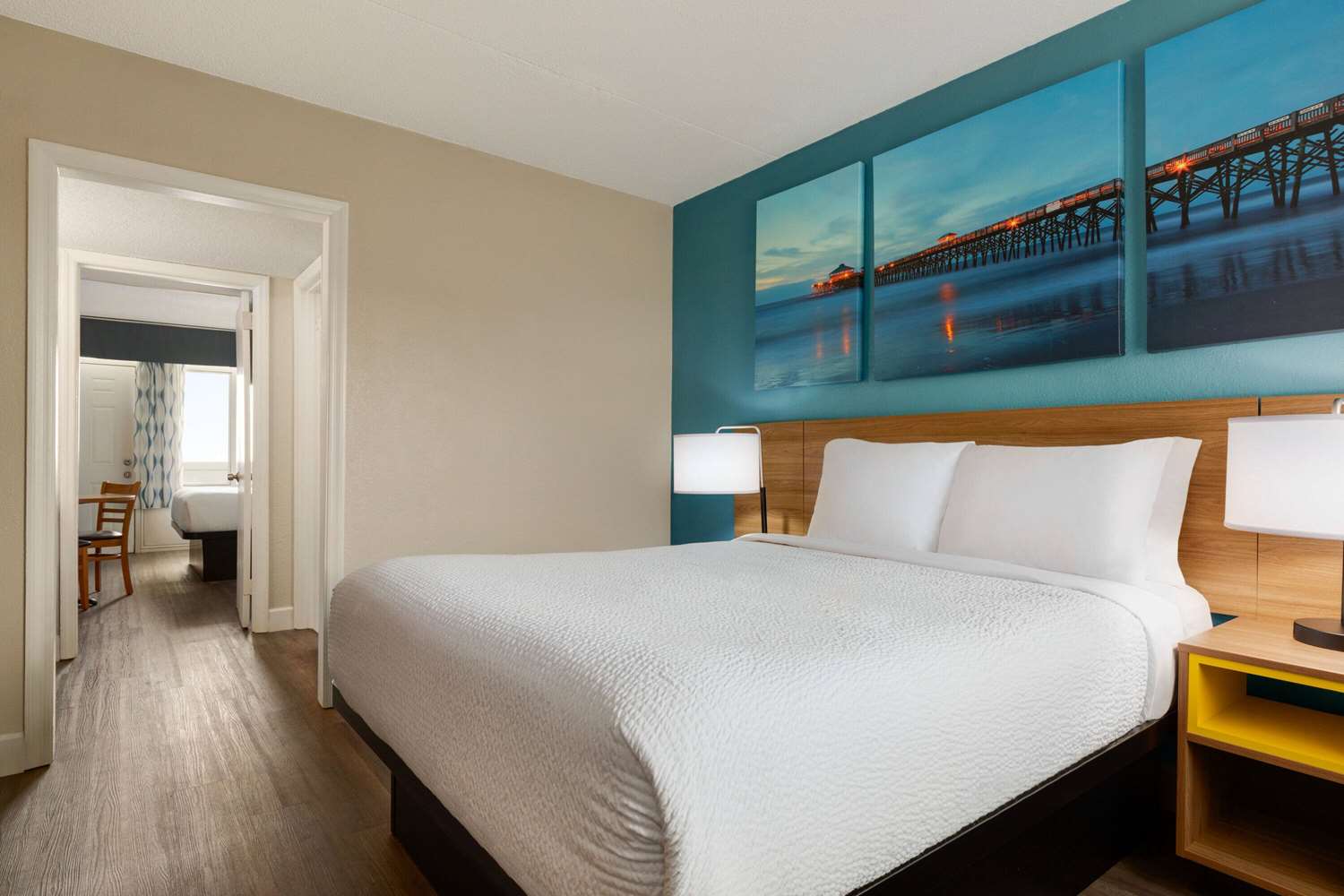 Days Inn by Wyndham Myrtle Beach-Beach Front 10/36