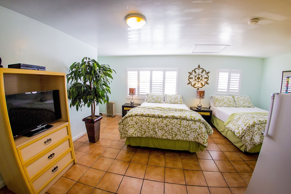 Leucadia Beach Inn 19/52