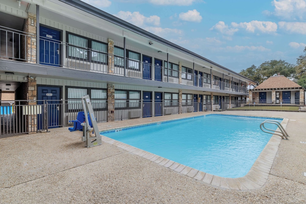Motel6 Boerne, TX 6/60