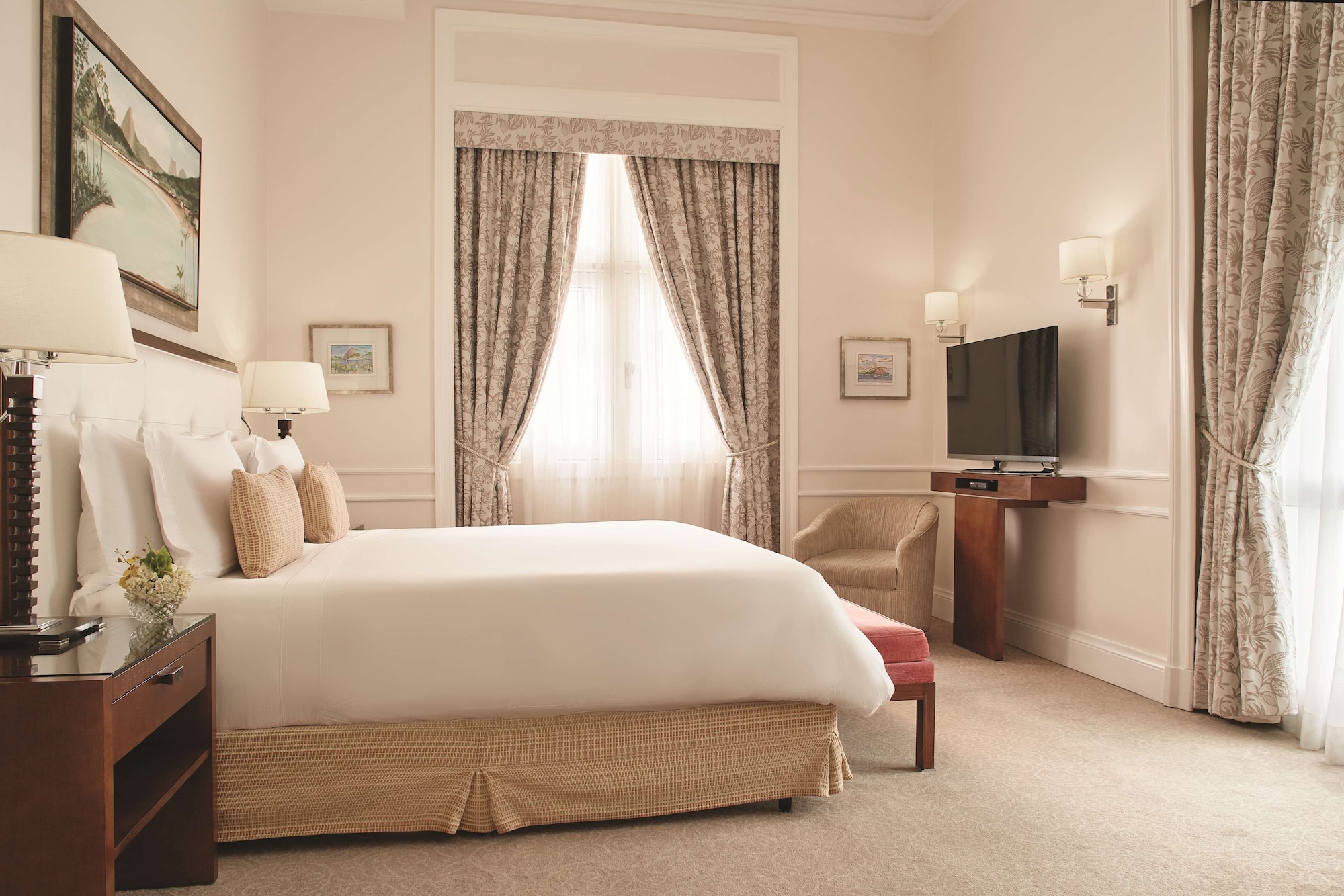 1 BEDROOM, SUITE, CITY VIEW