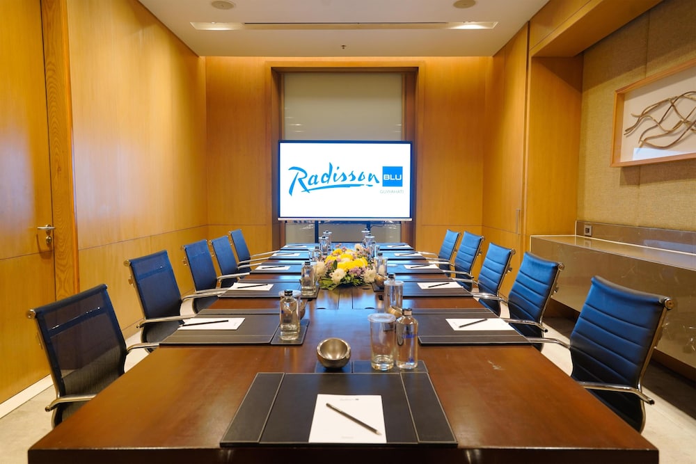 RADISSON BLU HOTEL GUWAHATI 36/48