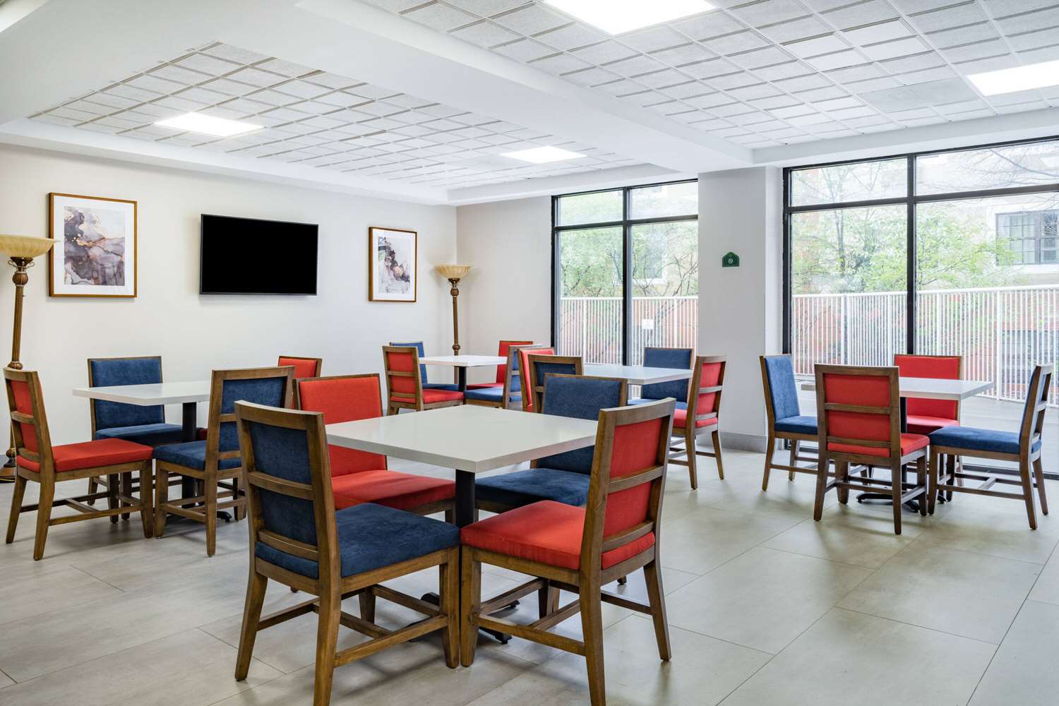 La Quinta Inn & Suites by Wyndham Duluth/Atlanta 6/10