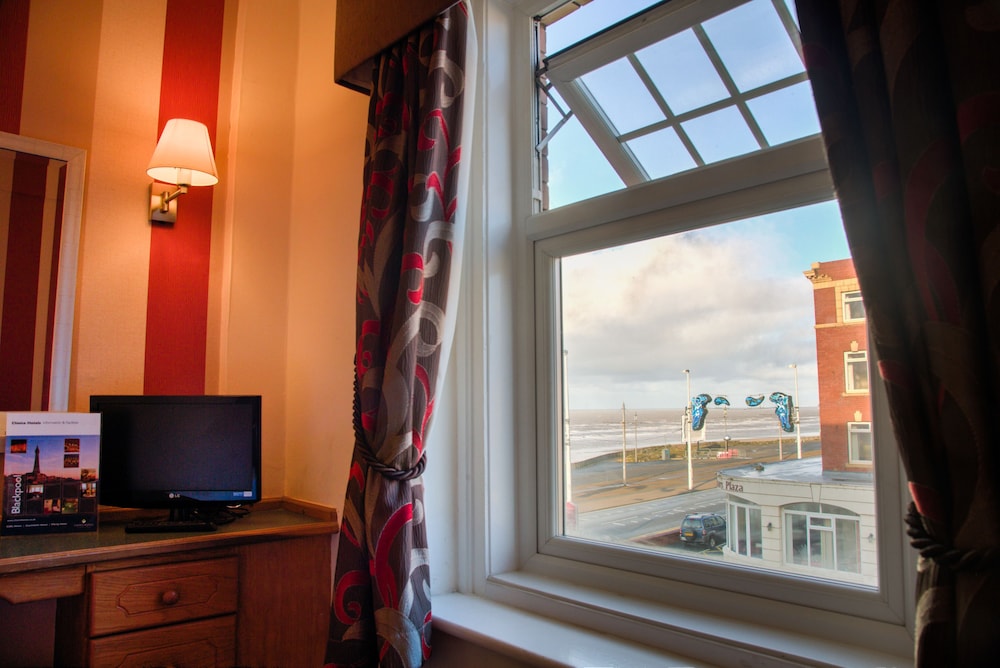 The Cliffs Hotel Blackpool 61/74
