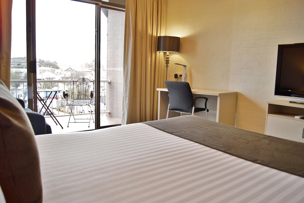 Pavilion Hotel Wagga Wagga 6/34