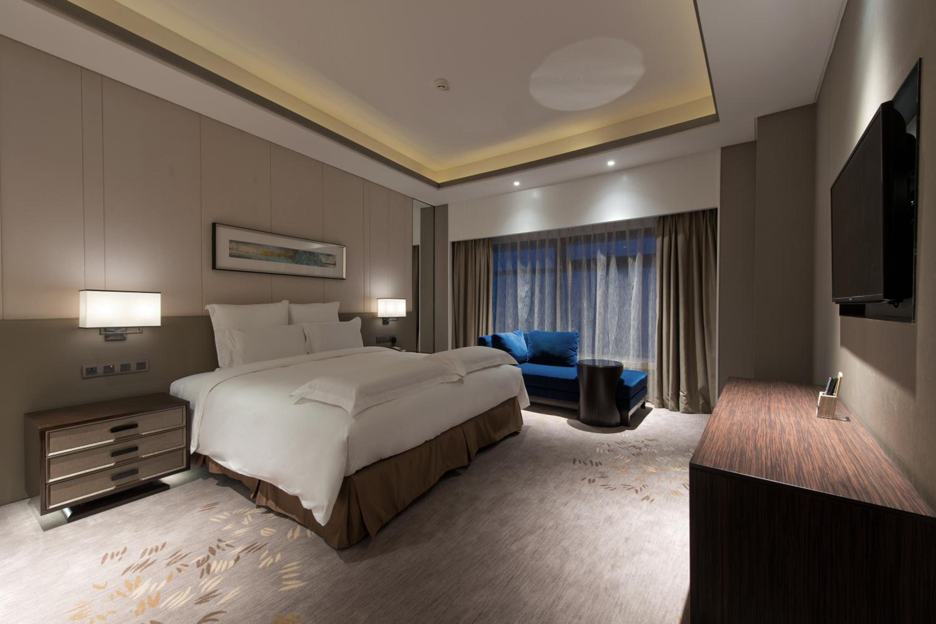 جناح ديلوكس بسرير كينج مع دخول الصالة، Pullman Shanghai Xuhui (ex Pullman Shanghai South) 3/5