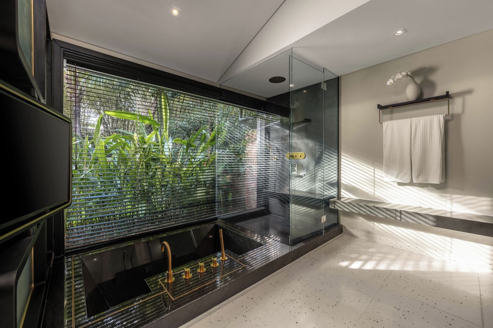 TIA Wellness Resort 50/50
