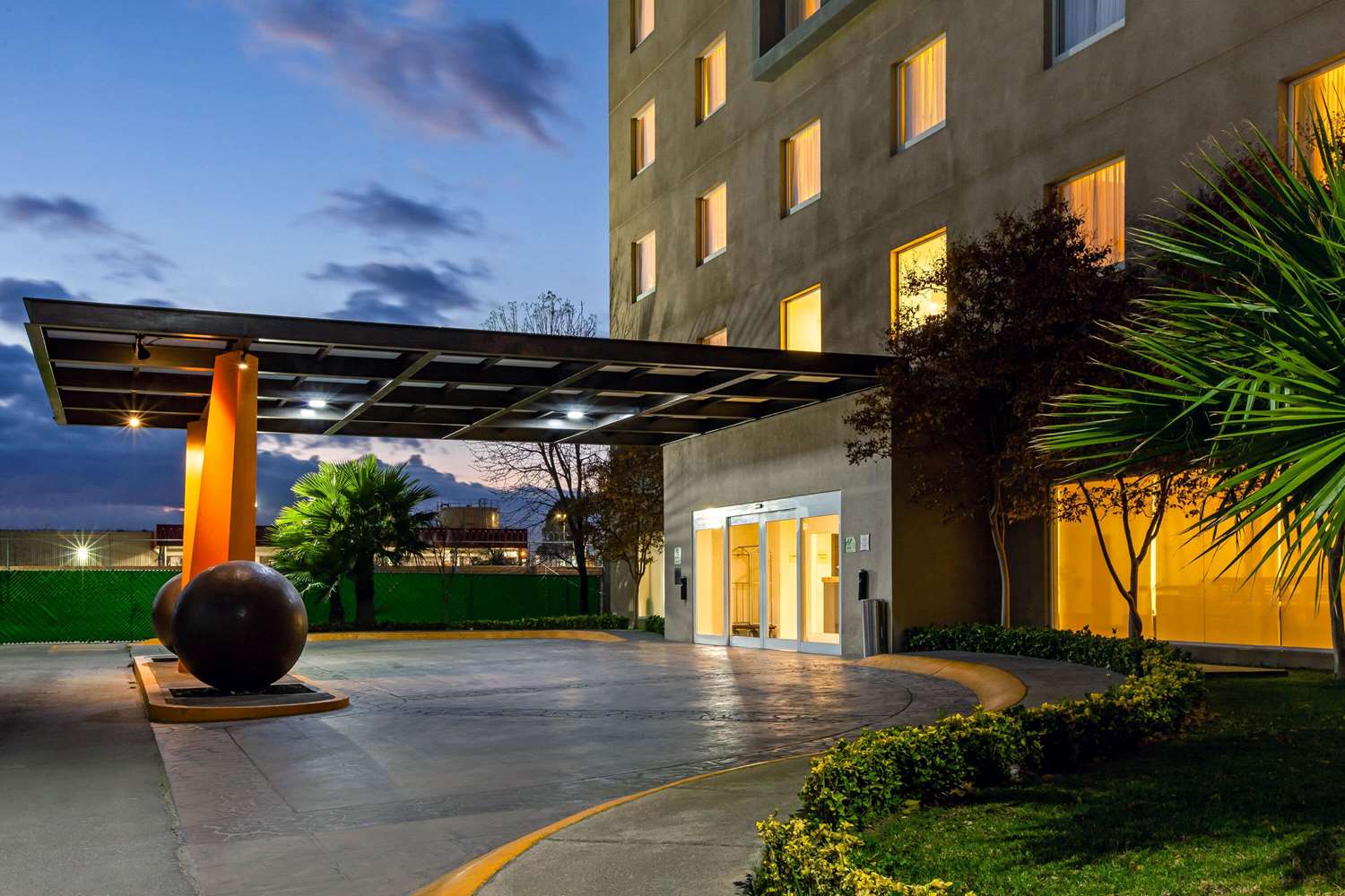 La Hotel By La Quinta San Luis Potosi 57/61
