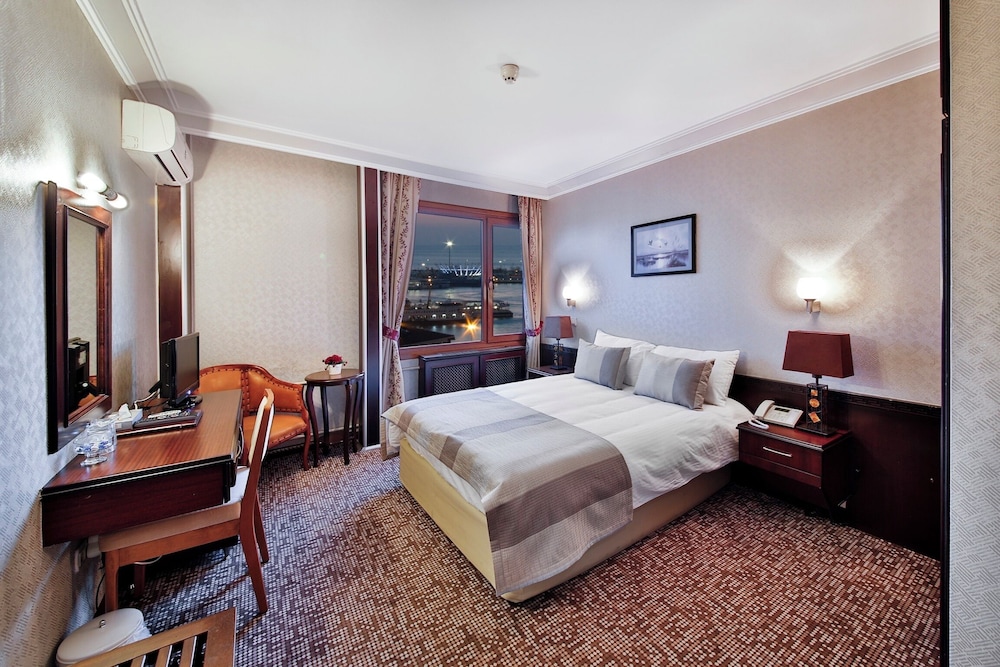 SIDONYA HOTEL 31/66