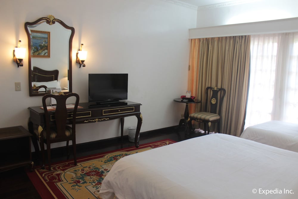 Fort Ilocandia Resort Hotel 15/50