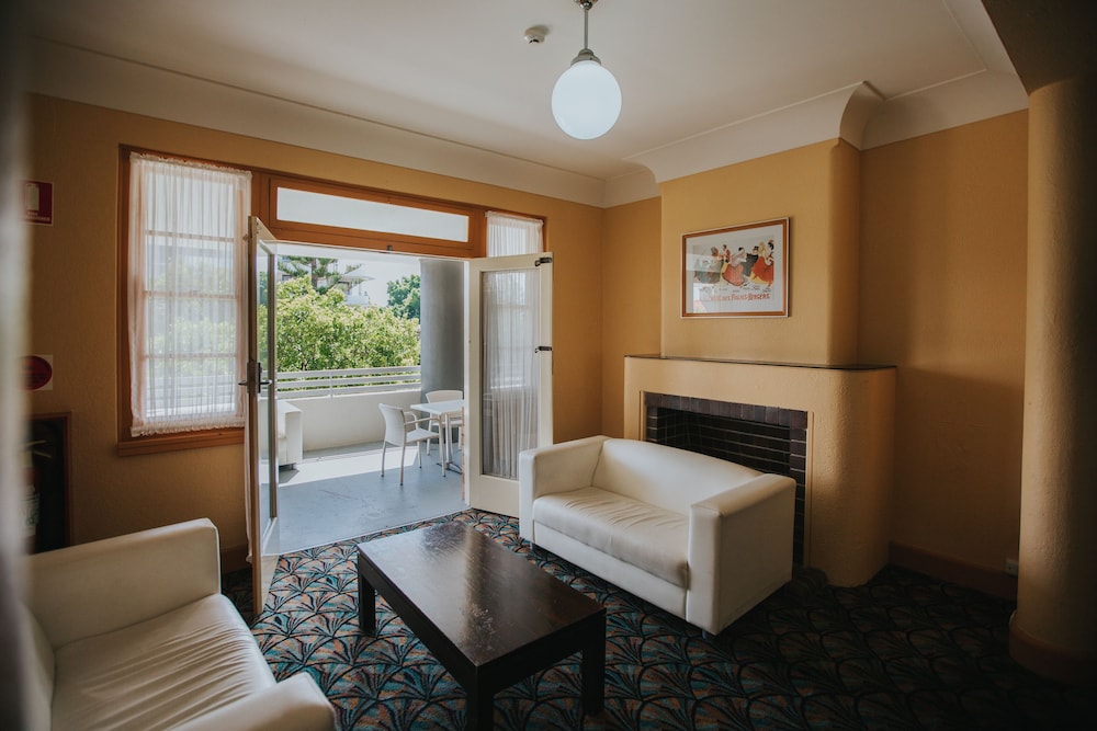 Port Macquarie Hotel 50/66
