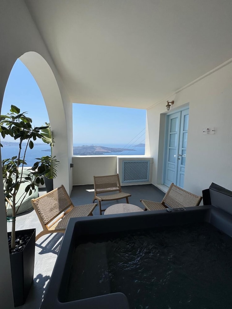 Kastro Suites 33/78