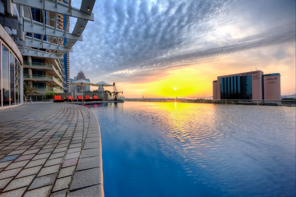 Tamani Marina Hotel and Hotel Apartments 70/73