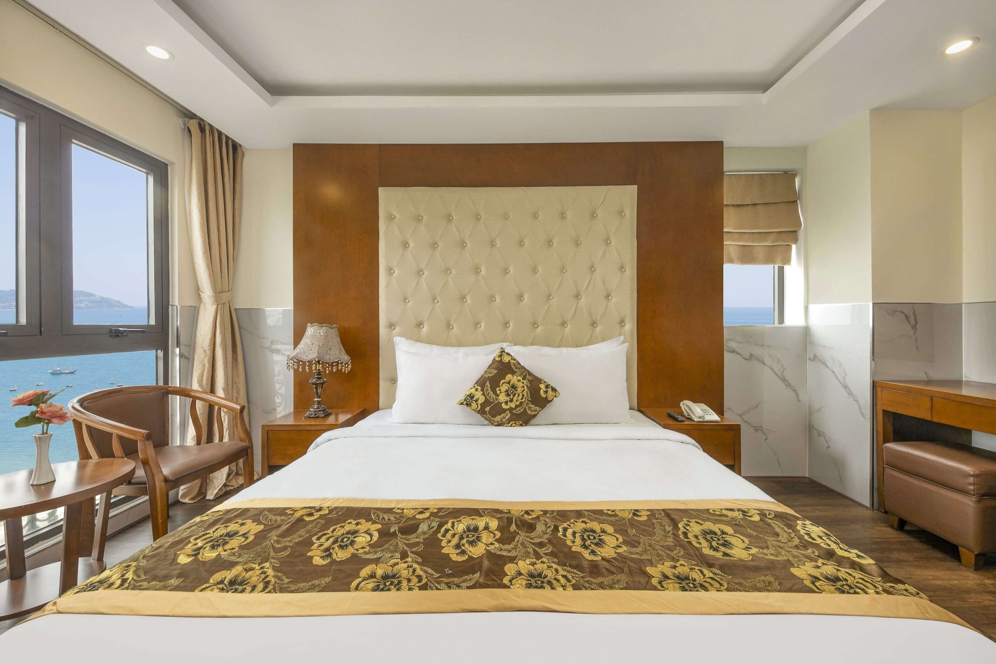 SUITE, BEACH FRONT, PRIVATE BATHROOM