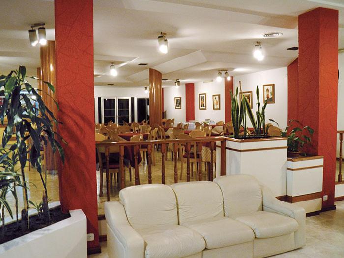 Hotel Morales 20/40