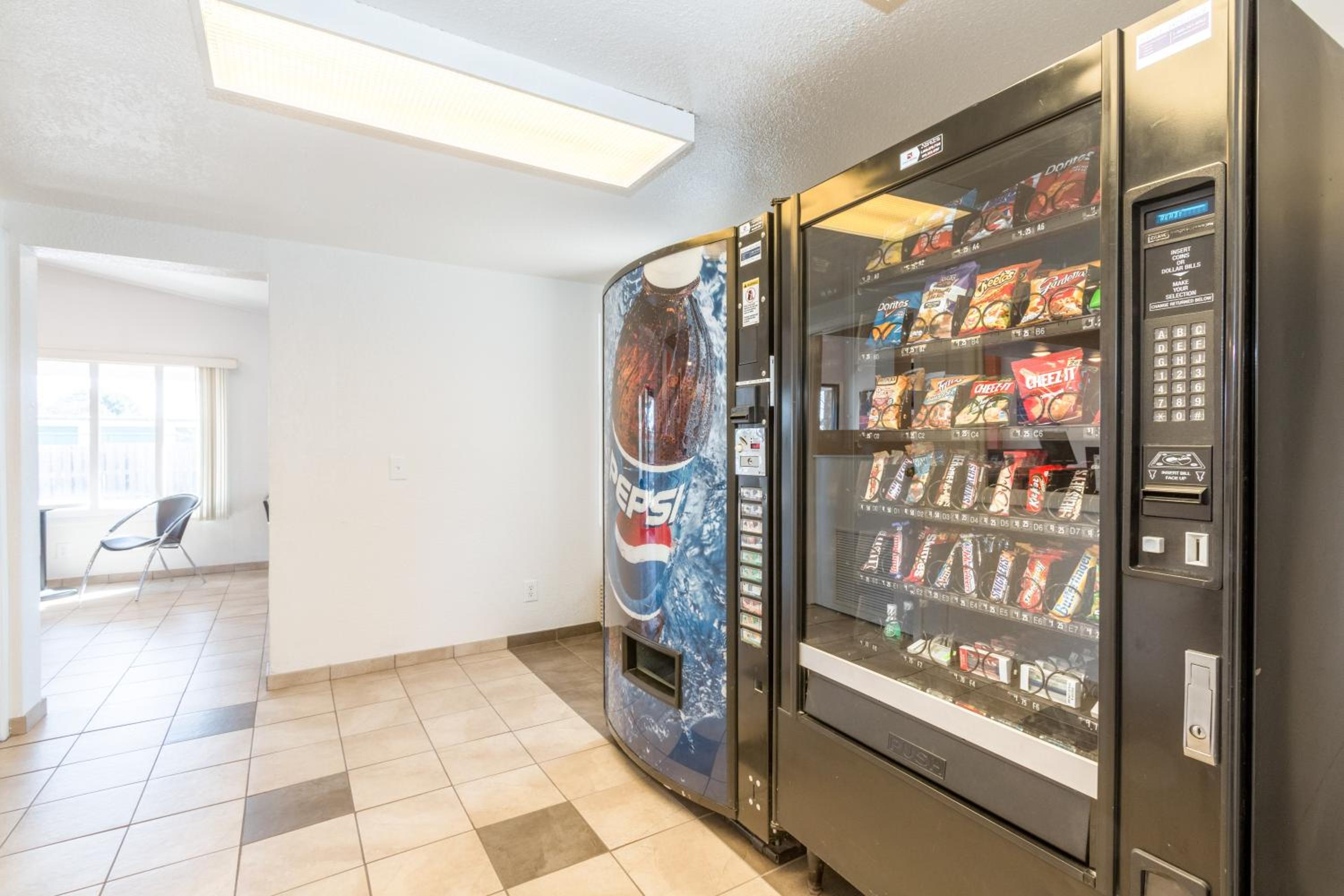 Travelodge by Wyndham Lansing MI 4/21