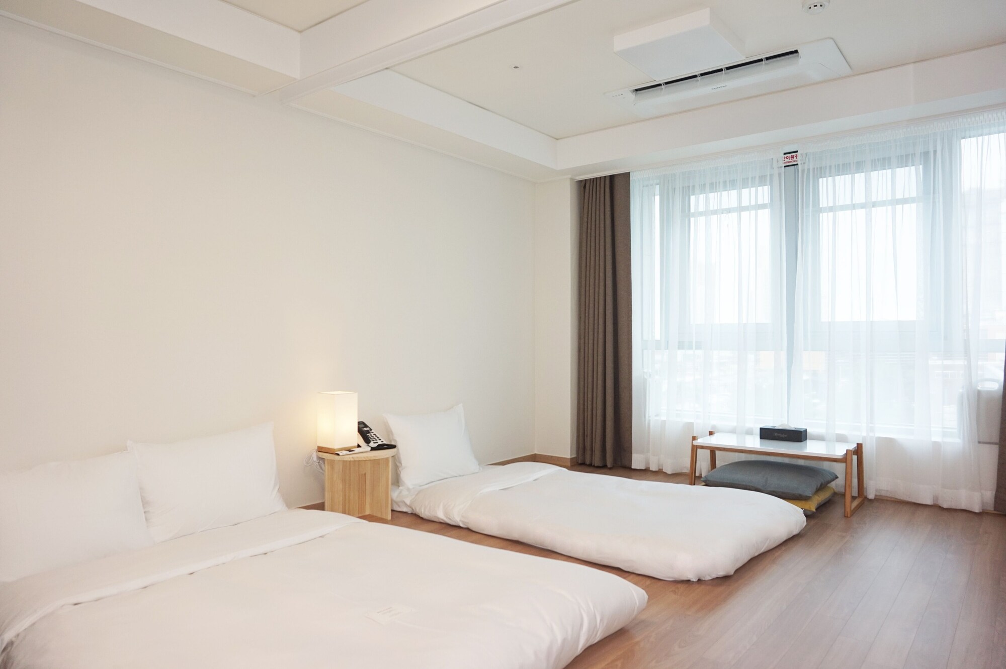 Ondol, Deluxe, Futon Bed, Twin Beds