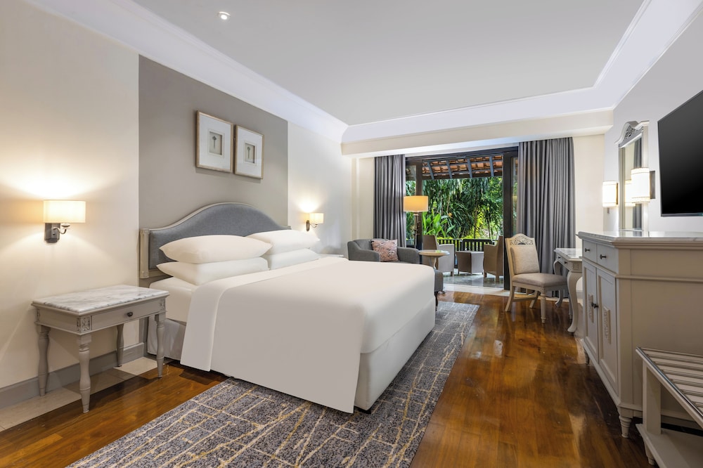 PREMIUM, KING BED, LAGOON VIEW, BALCONY