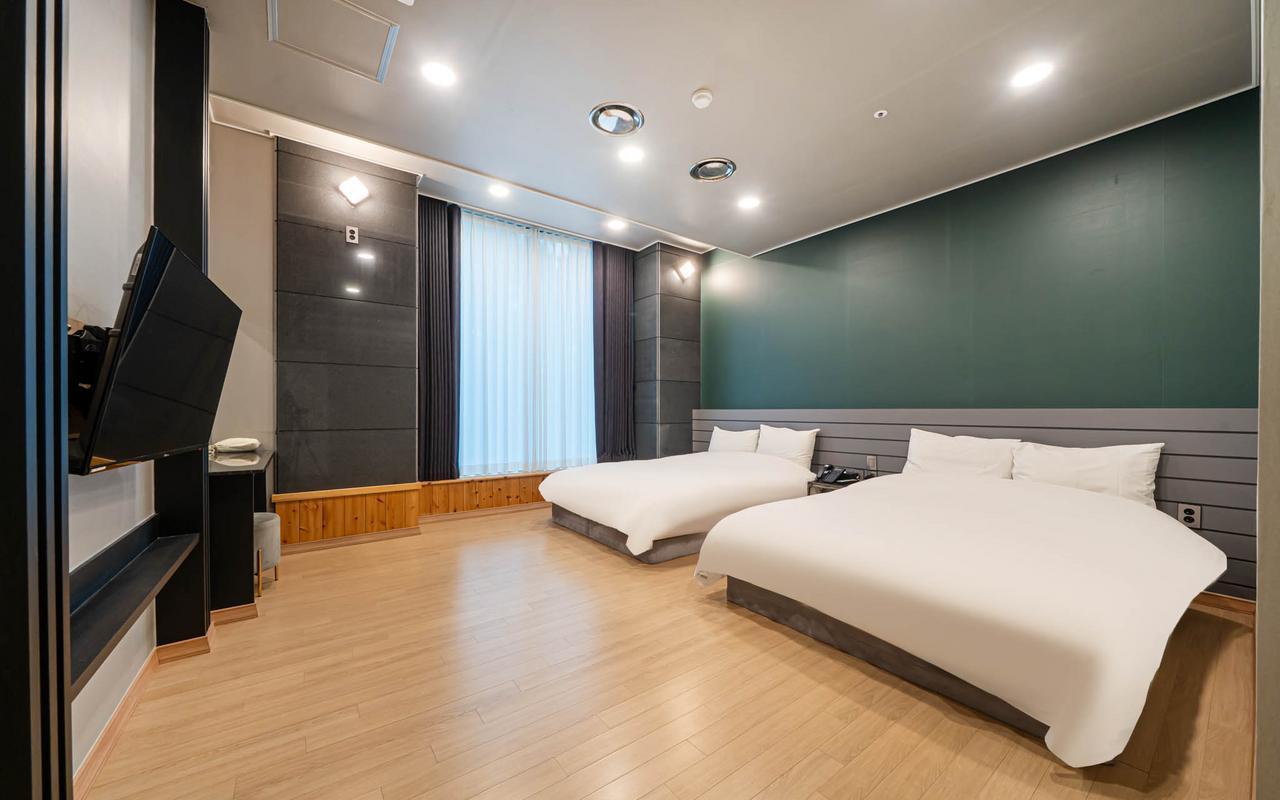 Pool, Villa, 3 Double Beds